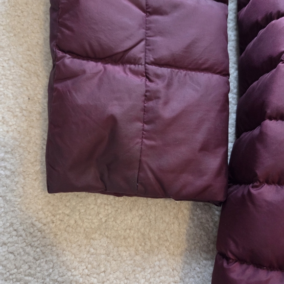 The North Face Women's Maroon Ski Jacket - Picture 7 of 7